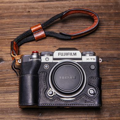 Чохол SmallRig Half Case with Wrist Strap for Fujifilm X-T5 (3927)
